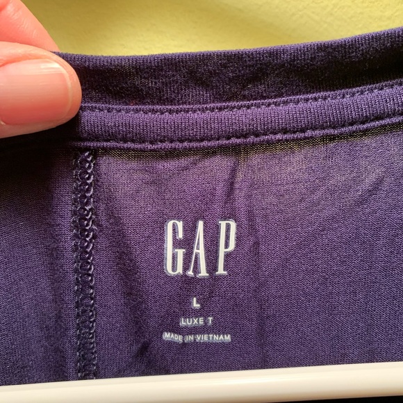 Gap woman’s shirt - Picture 3 of 4